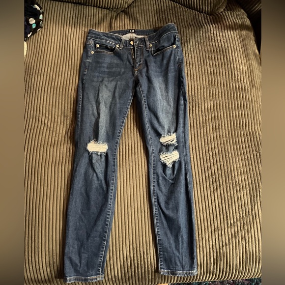 Gap true skinny blue jeans, size 28. - Picture 3 of 4